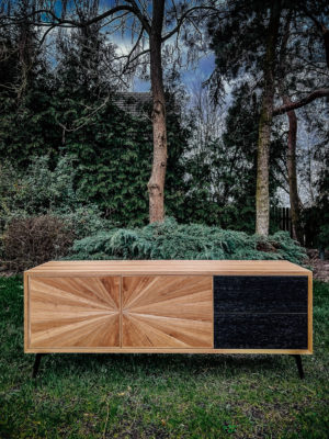 Szafka dębowa rtv Amanecer z frezowanymi frontami i szufladami Szafka dębowa rtv Amanecer z frezowanymi frontami i szufladami