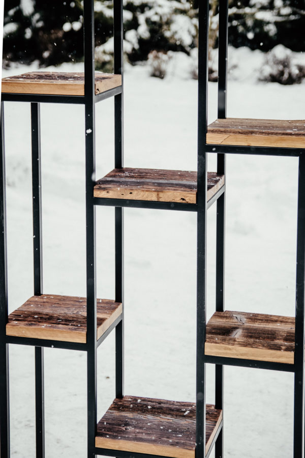 kwietnik z półkami