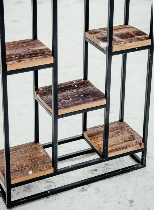 półki ze starej sosny na kwiaty