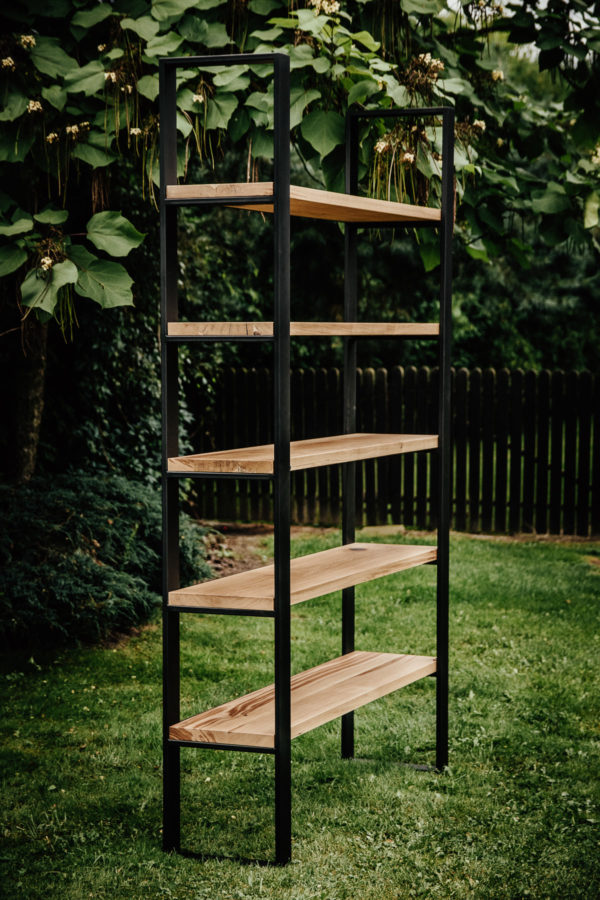 regał dębowo stalowy do salonu regał dębowo stalowy do salonu