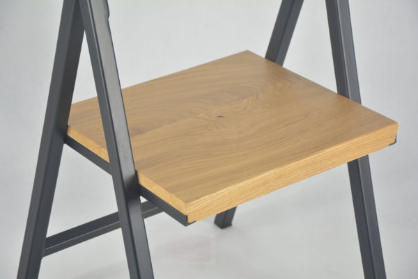 siedzisko-mobler-design.jpg Dębowo stalowe industrialne krzesło MOBLER