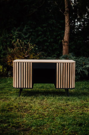 Dębowe biurko TIRA z miejscem do przechowywania Dębowe biurko TIRA z miejscem do przechowywania