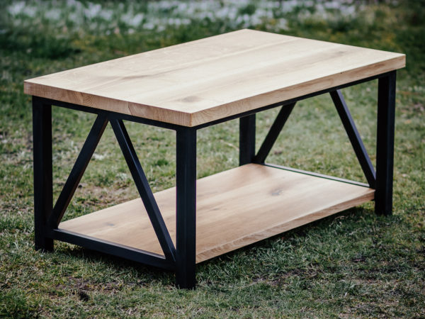 Stolik kawowy loftowy SOPORTE z dwoma blatami