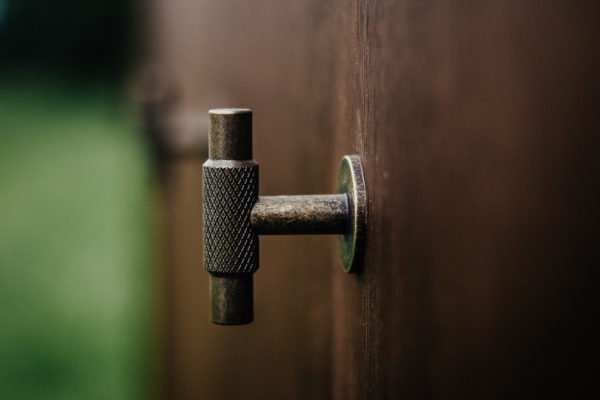 IMG_9402 Drewniana komoda CANDADO do przechowywania